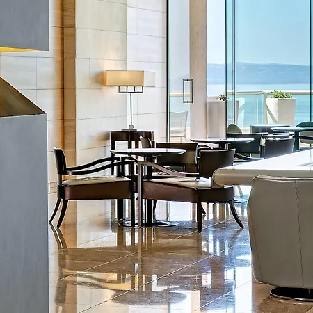 Le Meridien Lav Split