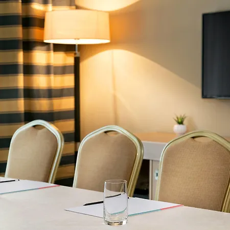 Le Meridien Lav Split