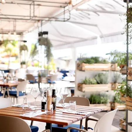 Le Meridien Lav Split