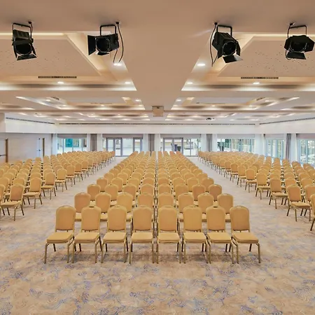 Le Meridien Lav Split 5*