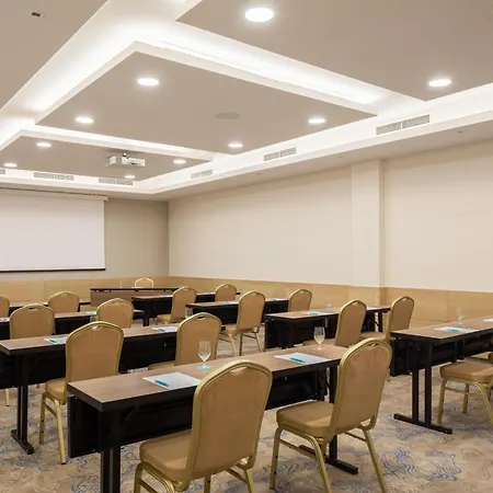 Le Meridien Lav Split