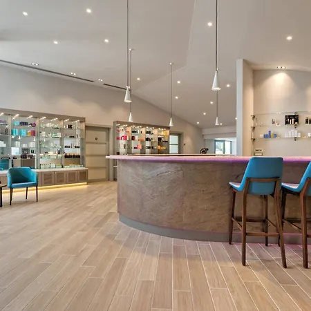 Le Meridien Lav Split