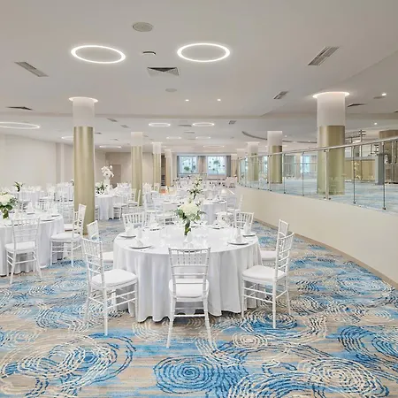 Le Meridien Lav Split
